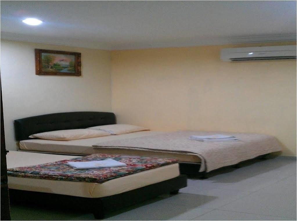 Casavilla Travellers Lodge Taiping Exteriör bild