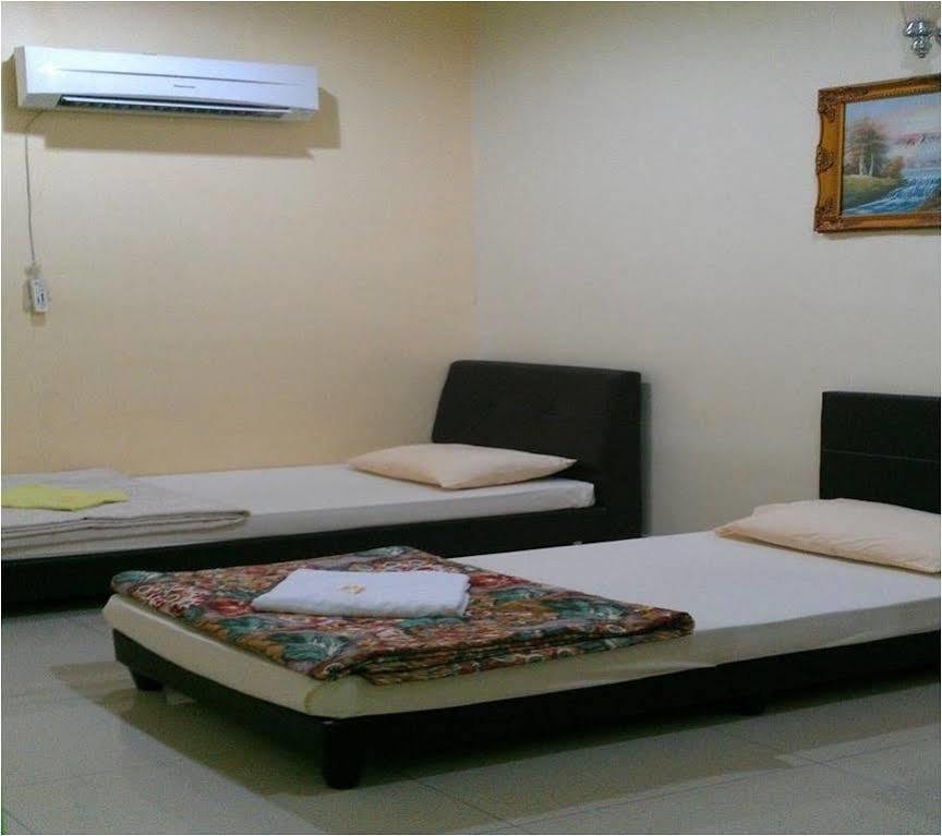Casavilla Travellers Lodge Taiping Exteriör bild